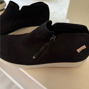 ECCO Women's Black Slip-On Sneakers New Without Tags